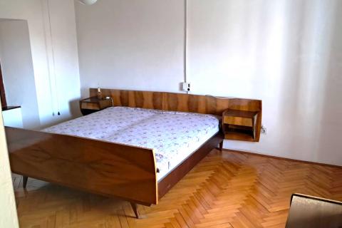 Istra,Buje-Kuća s  vrtom,3 spavaće sobe u centru