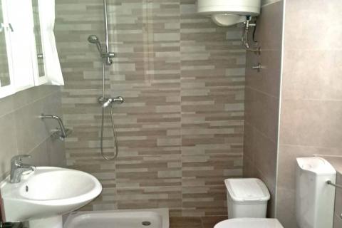 Istra,Buje-Kuća s  vrtom,3 spavaće sobe u centru