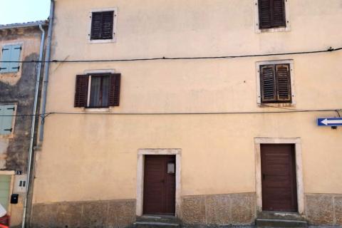 Istra,Buje-Kuća s  vrtom,3 spavaće sobe u centru