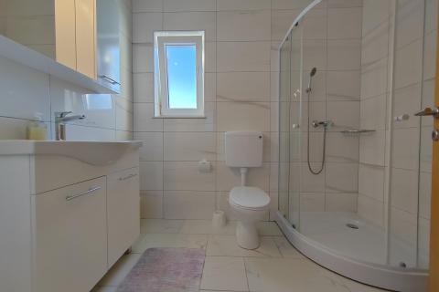 OTOK KRK-MALINSKA bliža okolica, kuća za najam