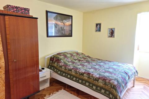 Draga Ba&scaron;ćanska -kuća u nizu s vrtom 