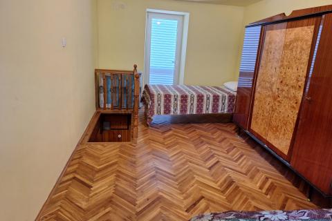 Draga Ba&scaron;ćanska -kuća u nizu s vrtom 