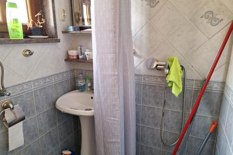 Draga Ba&scaron;ćanska -kuća u nizu s vrtom 