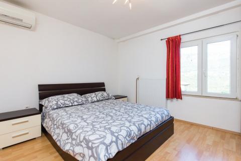 Crikvenica, Bribir - Kuća s  dva stana i bazenom