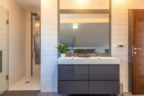 Crikvenica, Bribir - Kuća s  dva stana i bazenom