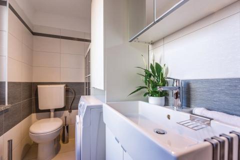 Crikvenica, Bribir - Kuća s  dva stana i bazenom