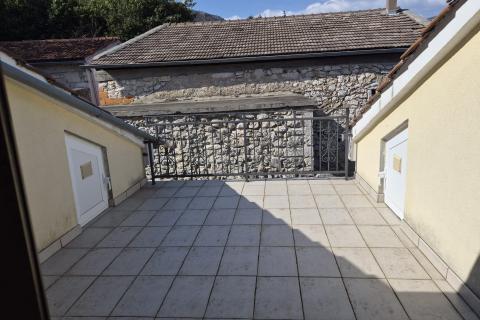 Crikvenica, Bribir - Kuća s  dva stana i bazenom