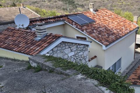 Crikvenica, Bribir - Kuća s  dva stana i bazenom