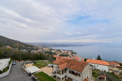 Opatija- luksuzni penthouse za dugoročan najam
