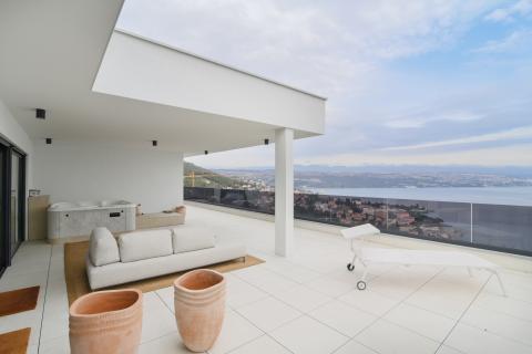 Opatija- luksuzni penthouse za dugoročan najam