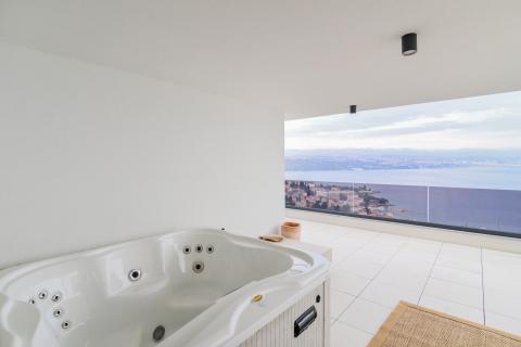 Opatija- luksuzni penthouse za dugoročan najam