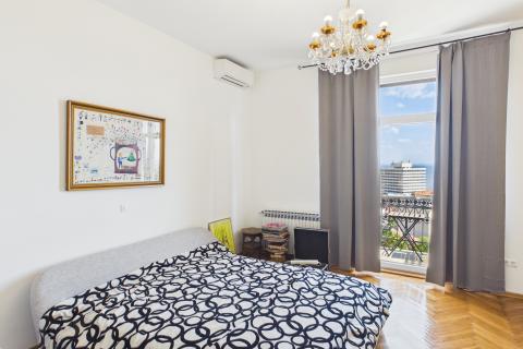 OPATIJA-namje&scaron;ten stan 3s+db u vili sa velikom terasom