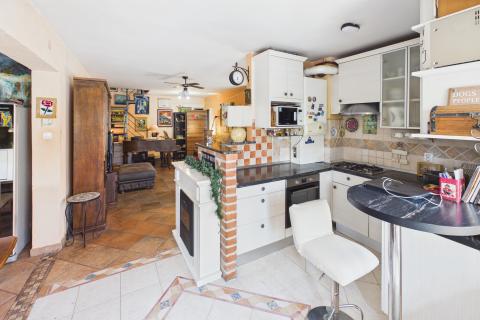 Zagreb, Rude&scaron; &ndash; obiteljska kuća s dva stana, dvori&scaron;tem i parkirnim mjestom