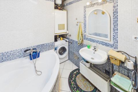 Zagreb, Rude&scaron; &ndash; obiteljska kuća s dva stana, dvori&scaron;tem i parkirnim mjestom