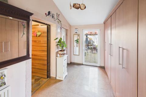 Zagreb, Rude&scaron; &ndash; obiteljska kuća s dva stana, dvori&scaron;tem i parkirnim mjestom