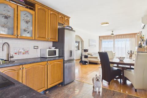 Istra , Poreč okolica - Samostojeća kuća sa 4 apartmana i bazenom