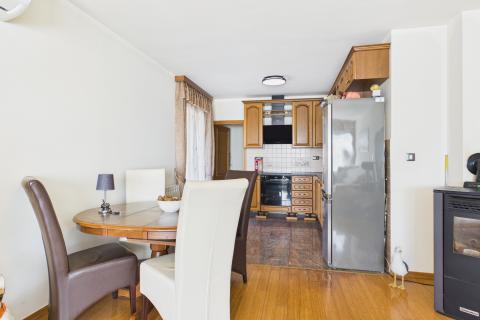 Istra , Poreč okolica - Samostojeća kuća sa 4 apartmana i bazenom