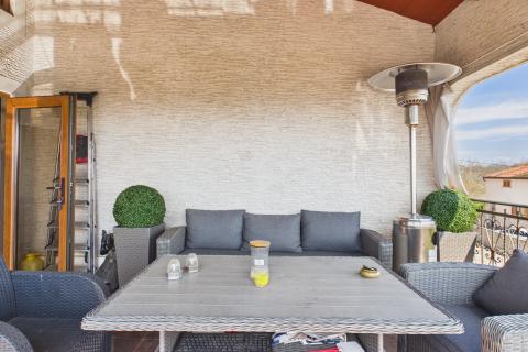 Istra , Poreč okolica - Samostojeća kuća sa 4 apartmana i bazenom