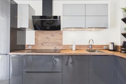 Istra , Poreč okolica - Samostojeća kuća sa 4 apartmana i bazenom