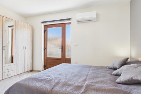 Istra , Poreč okolica - Samostojeća kuća sa 4 apartmana i bazenom