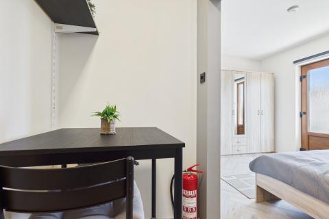 Istra , Poreč okolica - Samostojeća kuća sa 4 apartmana i bazenom