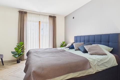 Istra , Poreč okolica - Samostojeća kuća sa 4 apartmana i bazenom