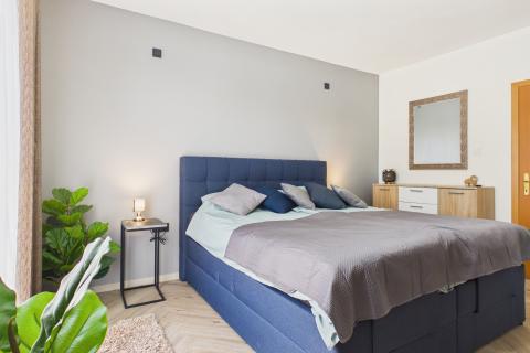 Istra , Poreč okolica - Samostojeća kuća sa 4 apartmana i bazenom