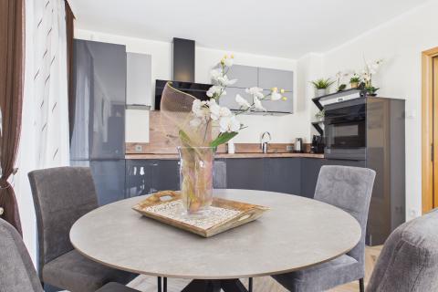 Istra , Poreč okolica - Samostojeća kuća sa 4 apartmana i bazenom