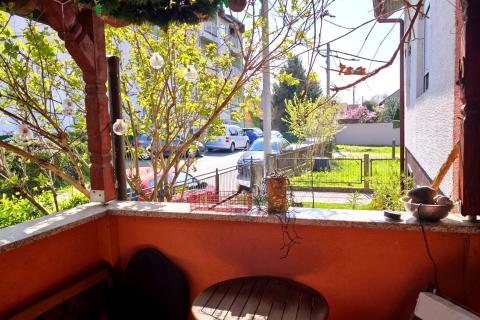 Zagreb, Rude&scaron; &ndash; obiteljska kuća s dva stana, dvori&scaron;tem i parkirnim mjestom