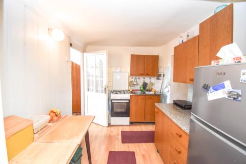 Zagreb, Tre&scaron;njevka, stan u suterenu 40 m2