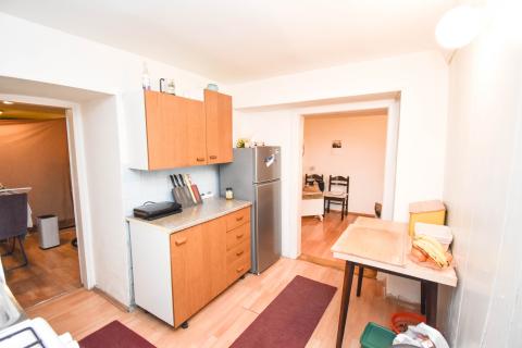 Zagreb, Tre&scaron;njevka, stan u suterenu 40 m2