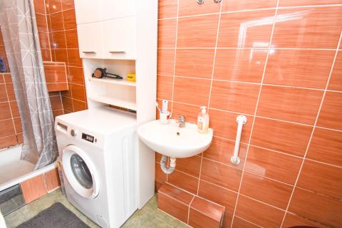 Zagreb, Tre&scaron;njevka, stan u suterenu 40 m2