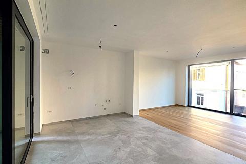 Istra,Umag-centar grada,dvosoban stan drugi red do mora