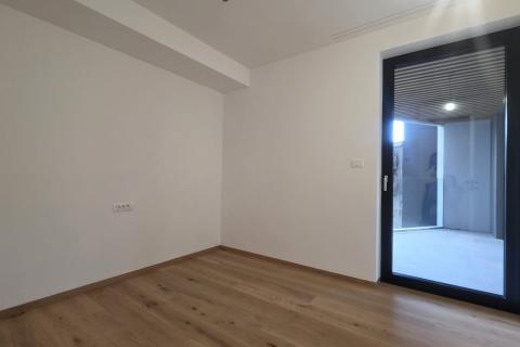 Istra,Umag-centar grada,dvosoban stan drugi red do mora