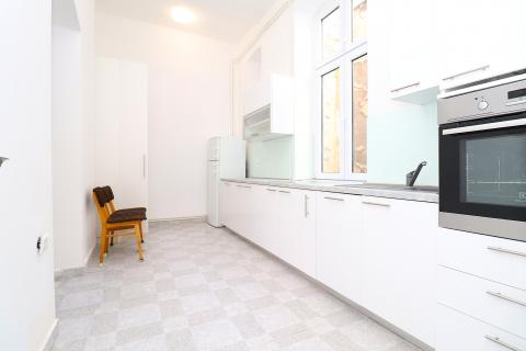 Zagreb, Palmotićeva &ndash; poslovni prostor za ured, 77m2