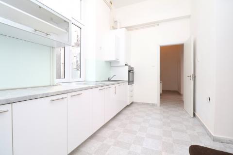 Zagreb, Palmotićeva &ndash; poslovni prostor za ured, 77m2