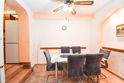 Zagreb, Botinec, kuća s tri stana