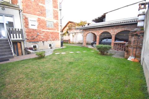 Zagreb, Botinec, kuća s tri stana