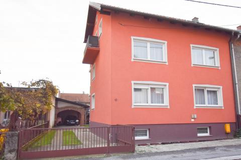 Zagreb, Botinec, kuća s tri stana