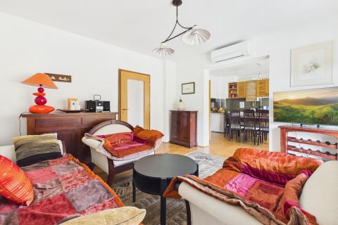 Krapinske toplice - prekrasna kuća 220 m2 s tri stana