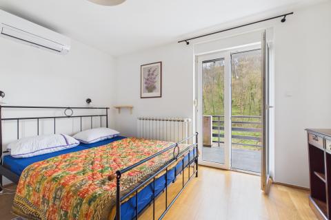 Krapinske toplice - prekrasna kuća 220 m2 s tri stana