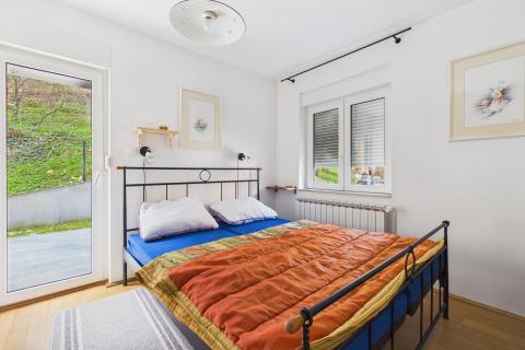 Krapinske toplice - prekrasna kuća 220 m2 s tri stana