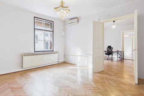 Zagreb, Gundulićeva - građanski 5-sobni stan s lođom