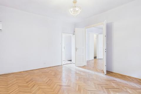 Zagreb, Gundulićeva - građanski 5-sobni stan s lođom