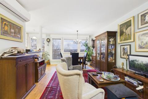 Zagreb, Dugave-trosoban stan 64m2 s liftom