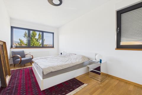 Zagreb, Srebrnjak - trosoban stan, pogled, garaža