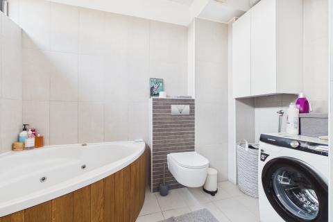 Zagreb, Srebrnjak - trosoban stan, pogled, garaža