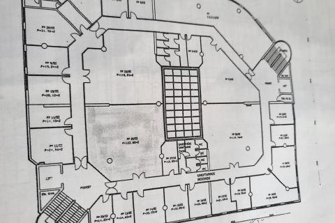 Pula,Centar- poslovni prostor 123m2 za tihu djelatnost