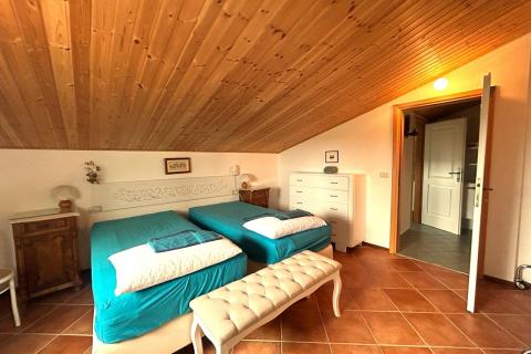 Vižinada, apartman za dugoročni najam sa terasom i dvori&scaron;tem