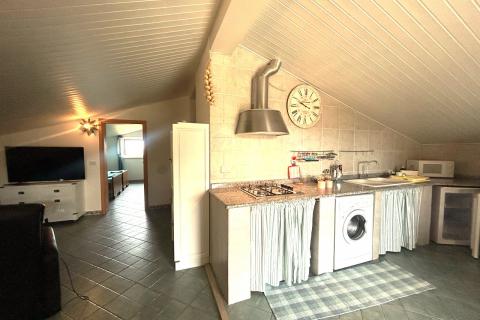 Vižinada, apartman za dugoročni najam sa terasom i dvori&scaron;tem